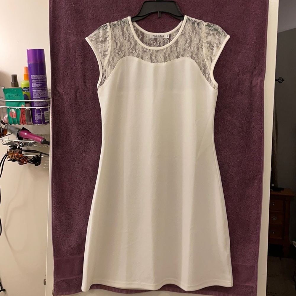 Women’s white A-line dress w/sweetheart neckline